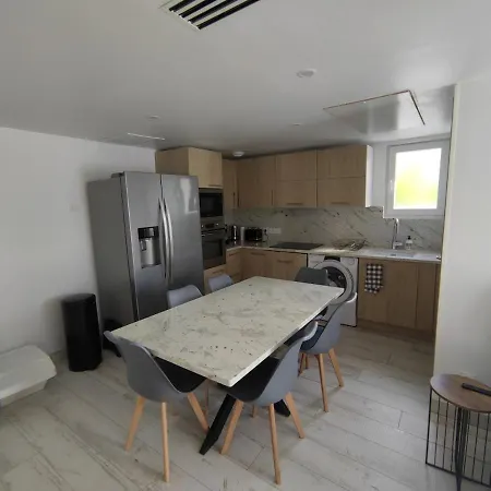 Maison Entiere 2 4 Personnes * ユスタリッツ